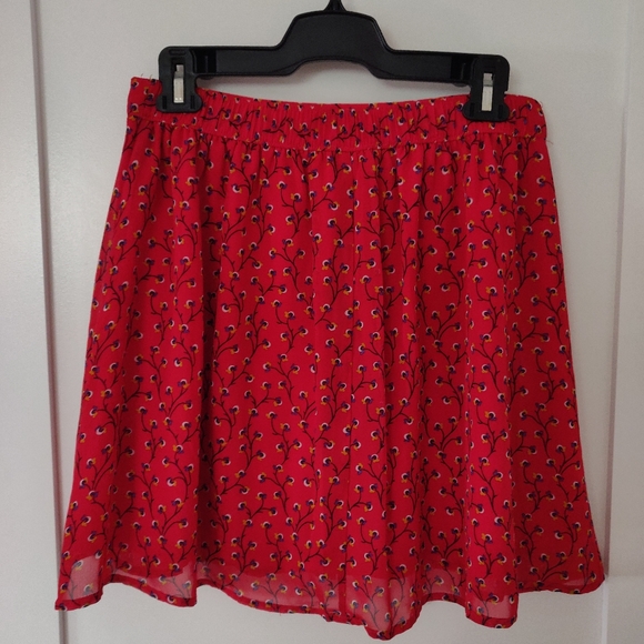 Old Navy Red Floral Mini Skirt - Picture 4 of 8